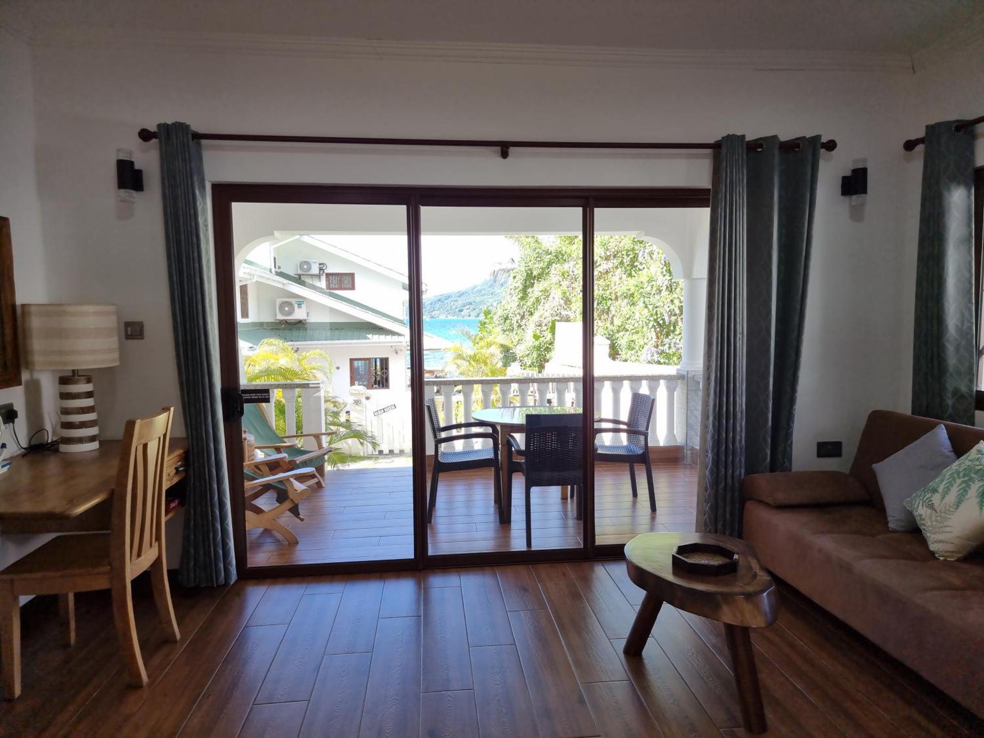 Drake Seaside Studio Apartments بيل أومبغْ الغرفة الصورة