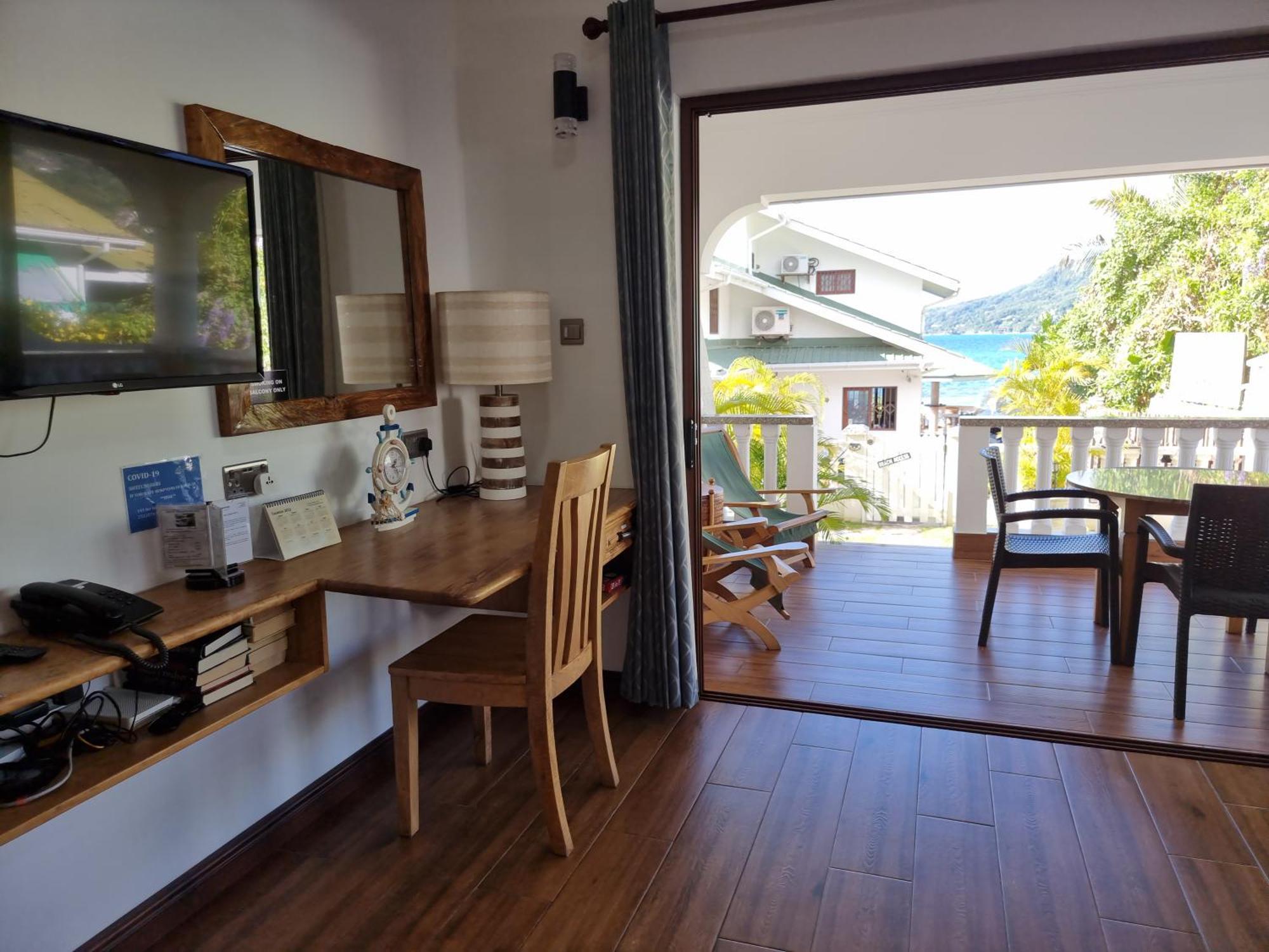 Drake Seaside Studio Apartments بيل أومبغْ الغرفة الصورة