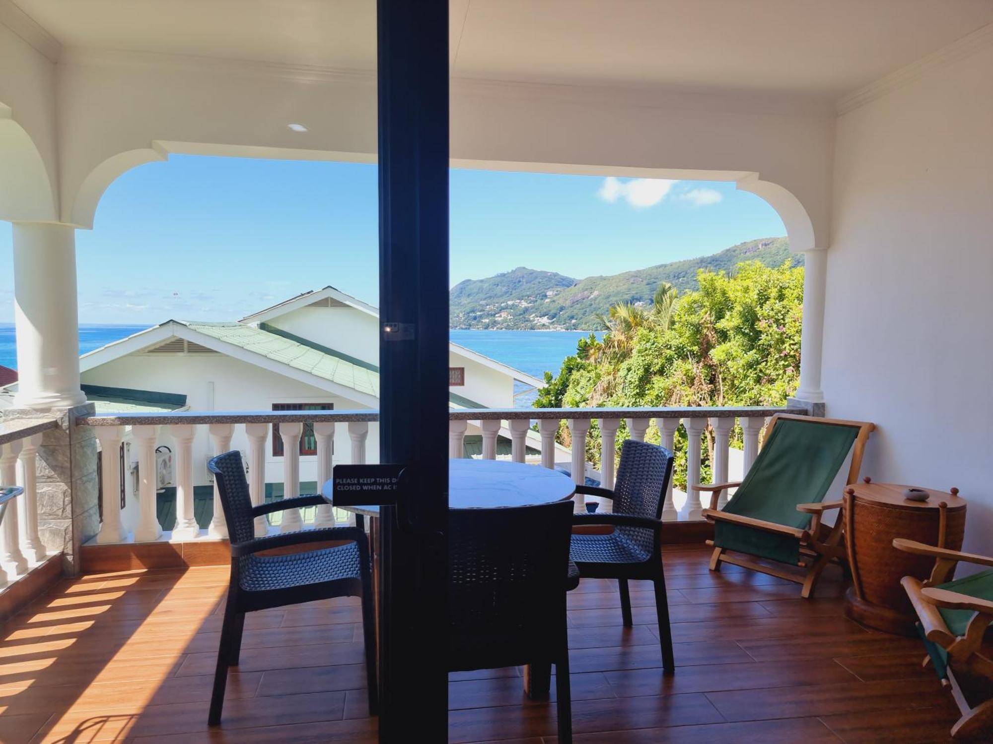 Drake Seaside Studio Apartments بيل أومبغْ الغرفة الصورة